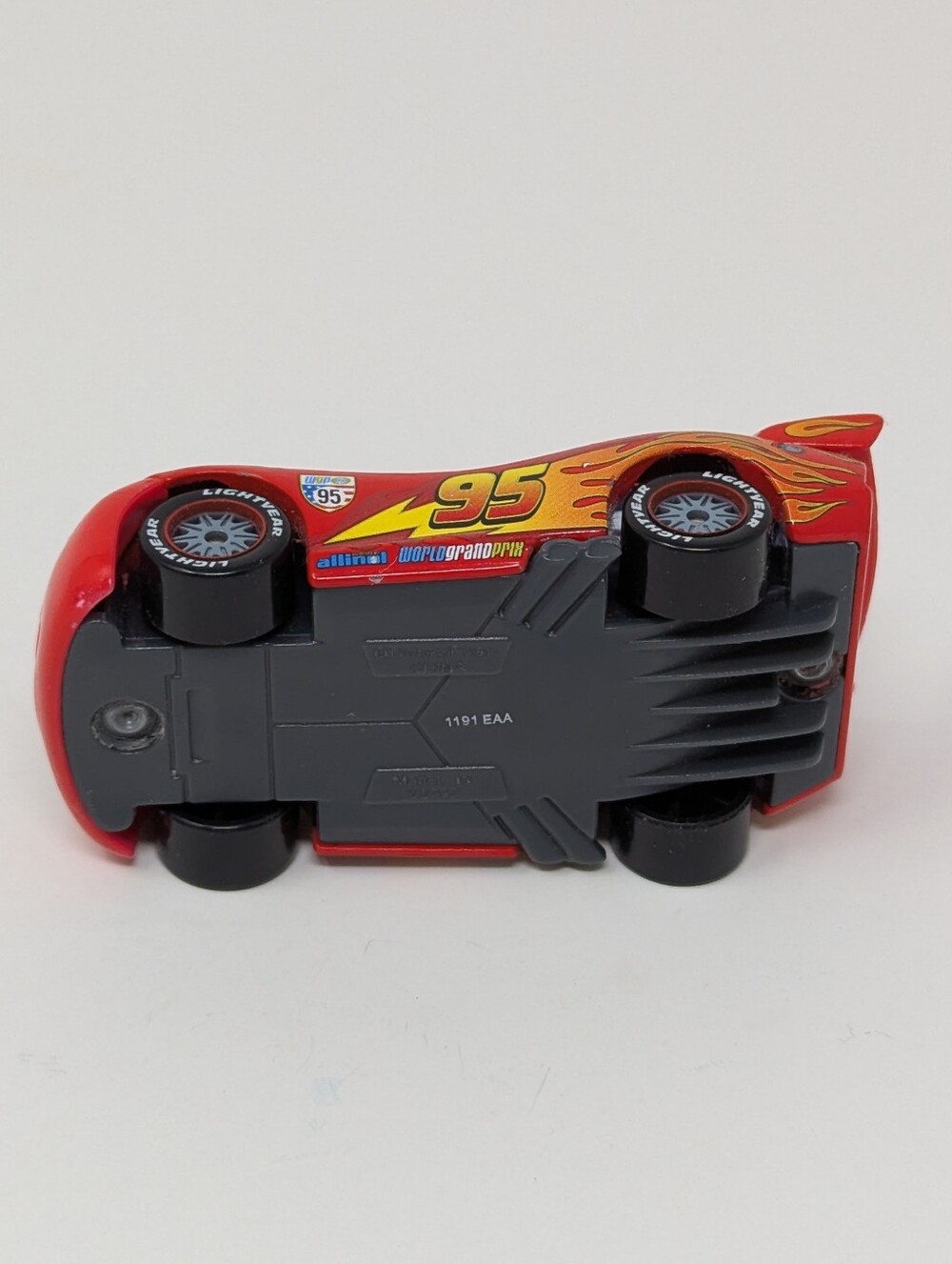 Disney Pixar Cars Movie Metal Lightening McQueen - Picture 4 of 5